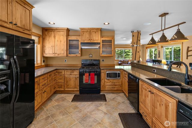5451 Kachess Lake Road, Easton, WA 98925