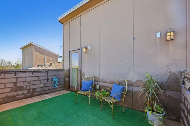 209 Burr Street C, Houston, TX 77011