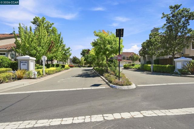 449 S Clovercrest Ln, San Ramon, CA 94582