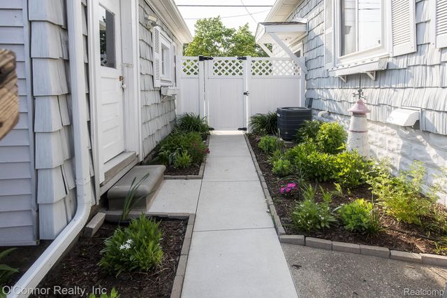 105 Gratiot Boulevard, Marysville, MI 48040