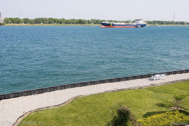 105 Gratiot Boulevard, Marysville, MI 48040