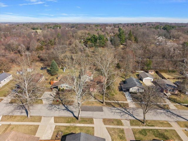 764 Manor Drive, Milford Vlg, MI 48381
