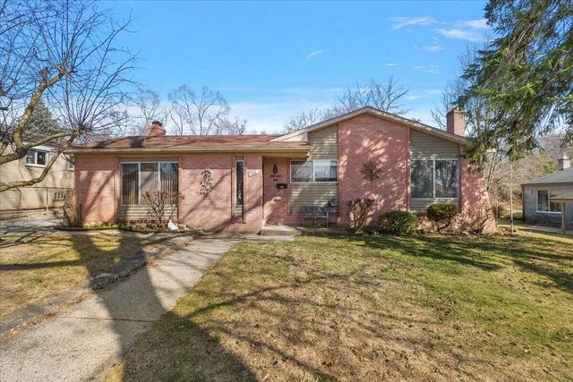 764 Manor Drive, Milford Vlg, MI 48381