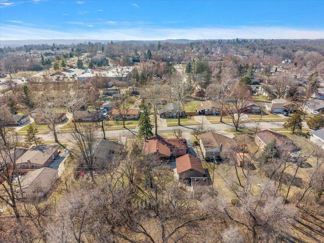 764 Manor Drive, Milford Vlg, MI 48381