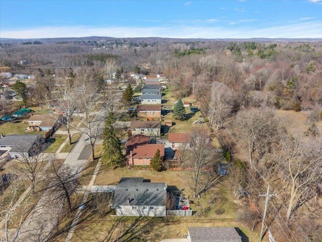 764 Manor Drive, Milford Vlg, MI 48381