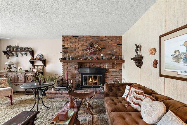 764 Manor Drive, Milford Vlg, MI 48381