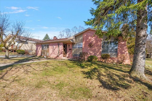 764 Manor Drive, Milford Vlg, MI 48381