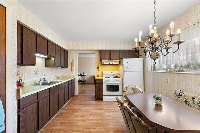 764 Manor Drive, Milford Vlg, MI 48381