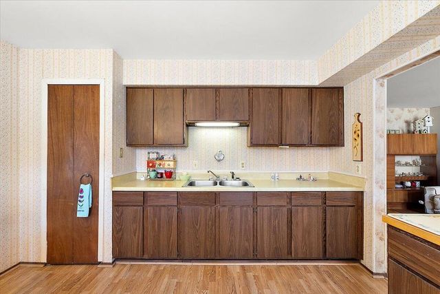 764 Manor Drive, Milford Vlg, MI 48381