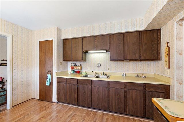 764 Manor Drive, Milford Vlg, MI 48381