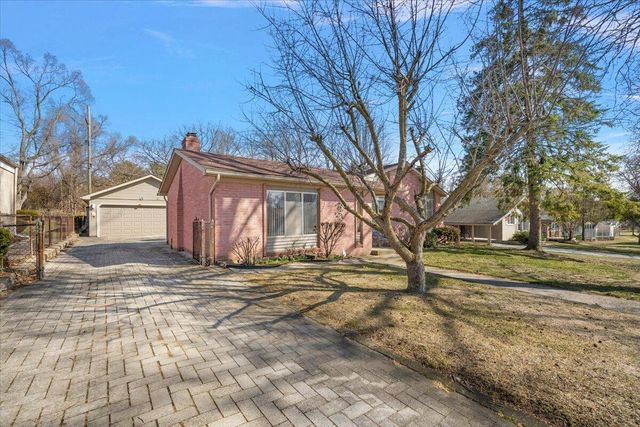 764 Manor Drive, Milford Vlg, MI 48381
