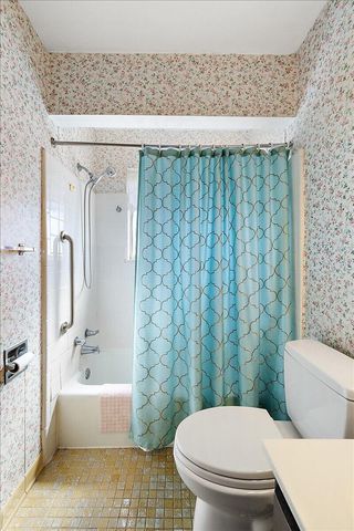 764 Manor Drive, Milford Vlg, MI 48381