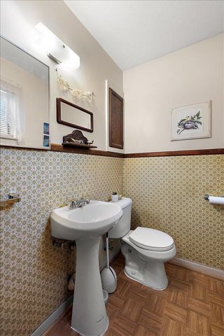 764 Manor Drive, Milford Vlg, MI 48381