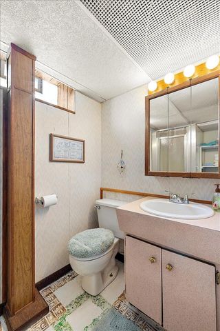 764 Manor Drive, Milford Vlg, MI 48381