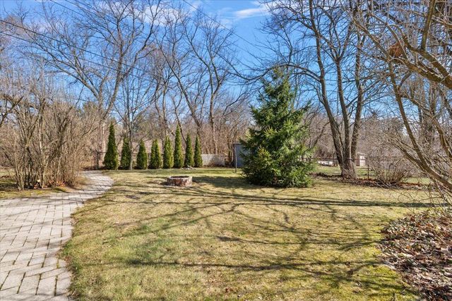 764 Manor Drive, Milford Vlg, MI 48381