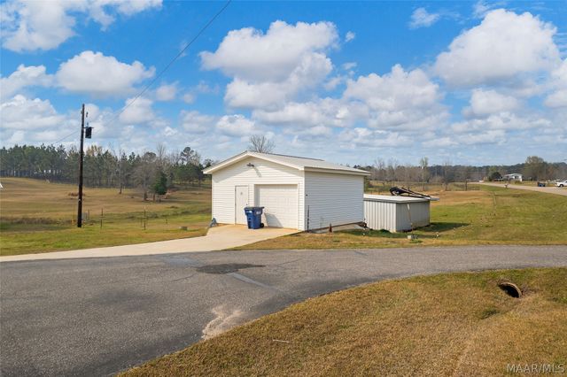 1031 Middle Road, Eclectic, AL 36024