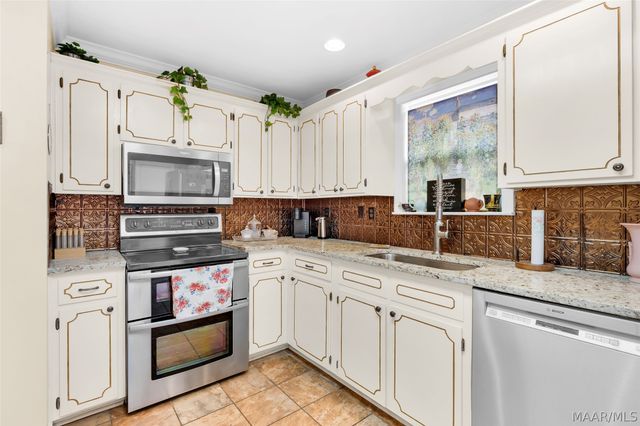 1031 Middle Road, Eclectic, AL 36024