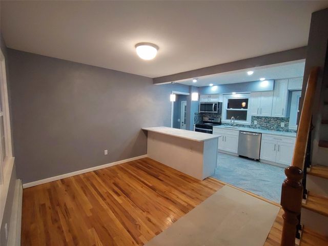 53 Maple Street, Malverne, NY 11565