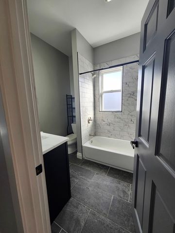4814 W Van Buren Street 2, Chicago, IL 60644