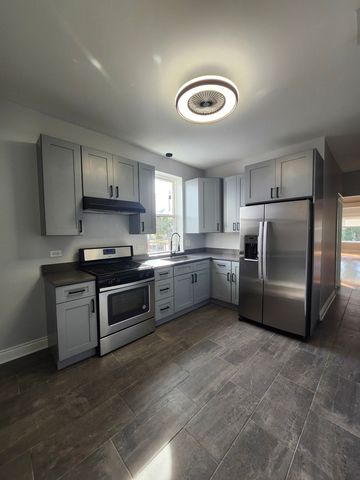 4814 W Van Buren Street 2, Chicago, IL 60644