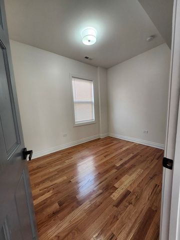 4814 W Van Buren Street 2, Chicago, IL 60644