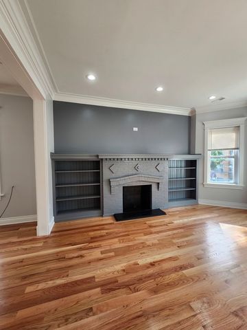 4814 W Van Buren Street 2, Chicago, IL 60644