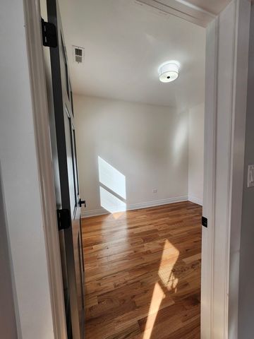 4814 W Van Buren Street 2, Chicago, IL 60644