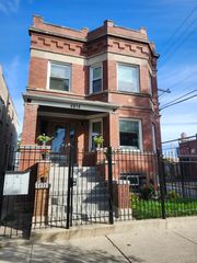 4814 W Van Buren Street 2, Chicago, IL 60644