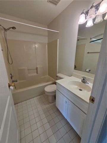 325 Oxford Place 325, Macungie Boro, PA 18062