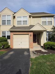 325 Oxford Place 325, Macungie Boro, PA 18062