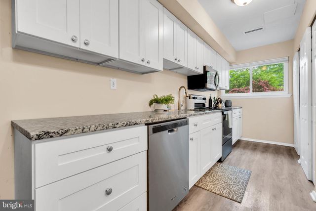 65 VIBURNUM LN, Mount Laurel, NJ 08054