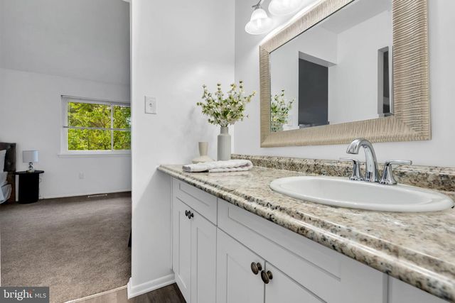 65 VIBURNUM LN, Mount Laurel, NJ 08054