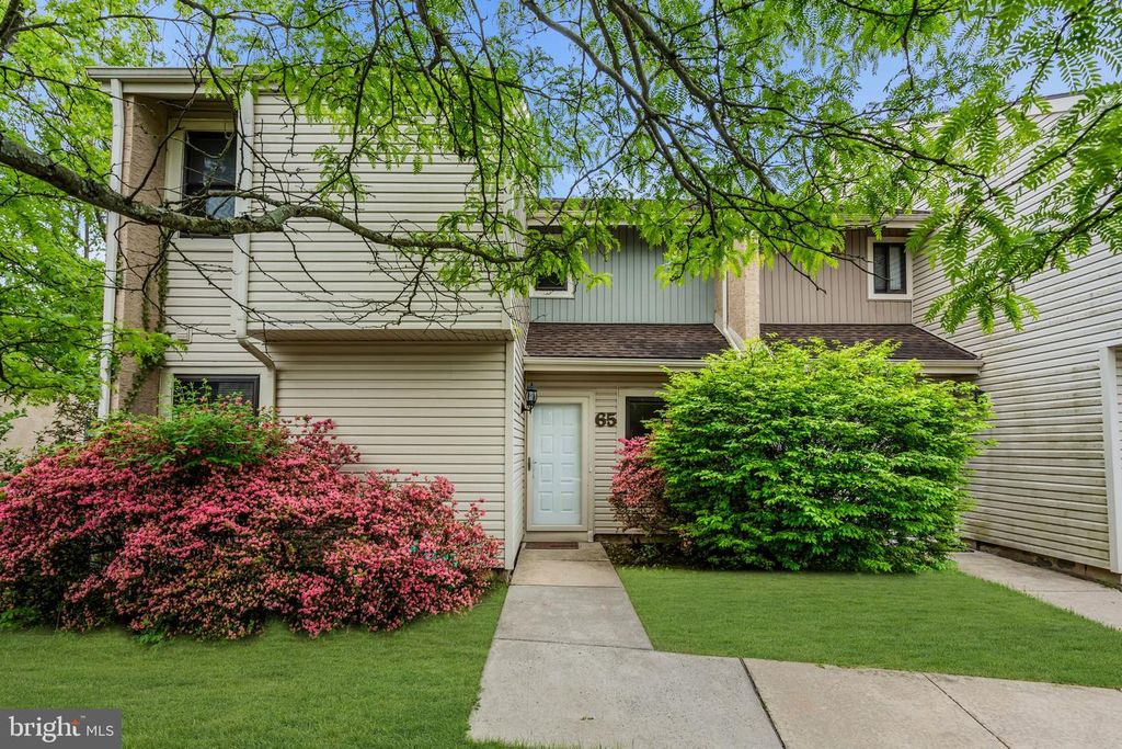 65 VIBURNUM LN, Mount Laurel, NJ 08054