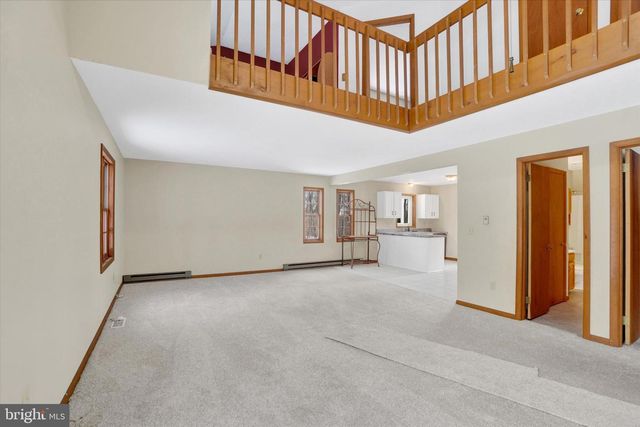 4219 LEANN DR, Glen Rock, PA 17327