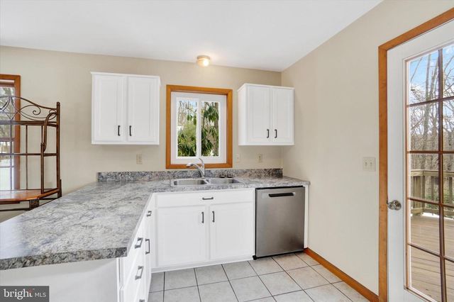 4219 LEANN DR, Glen Rock, PA 17327