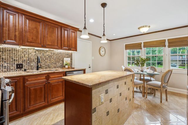 14003 N COMMONS WAY, Potomac, MD 20854