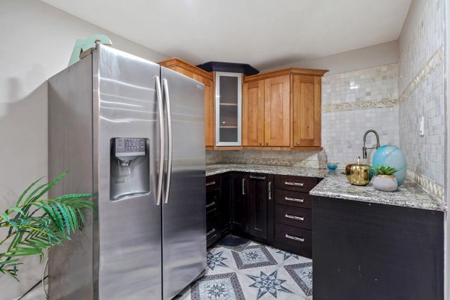 14003 N COMMONS WAY, Potomac, MD 20854