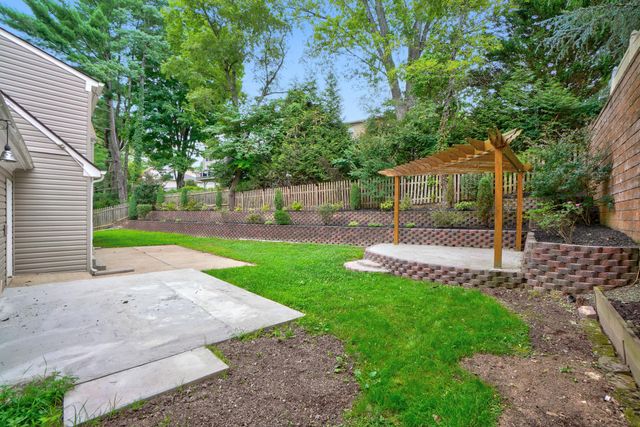14003 N COMMONS WAY, Potomac, MD 20854