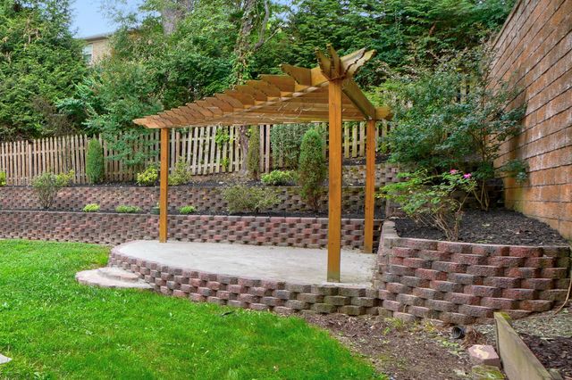 14003 N COMMONS WAY, Potomac, MD 20854