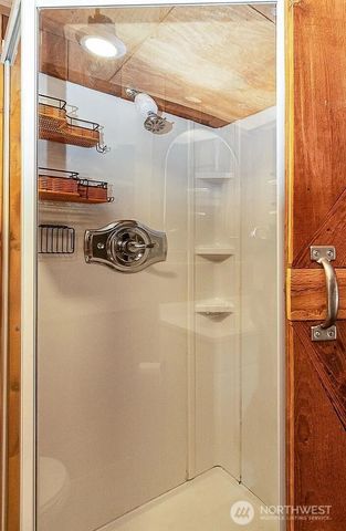 1103 SW Roesiger Rd, Snohomish, WA 98290