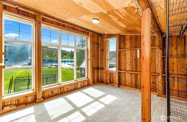 1103 SW Roesiger Rd, Snohomish, WA 98290