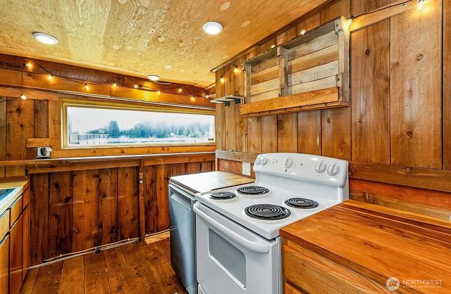 1103 SW Roesiger Rd, Snohomish, WA 98290