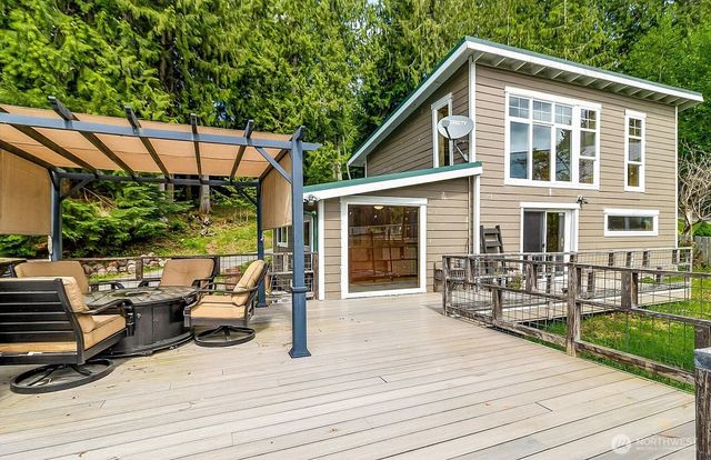 1103 SW Roesiger Rd, Snohomish, WA 98290