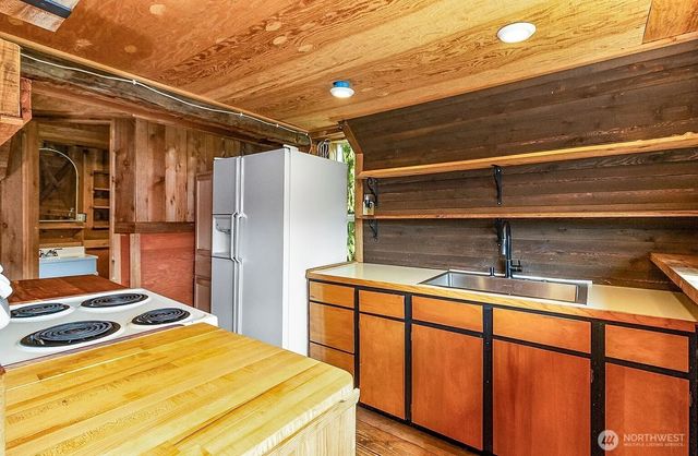 1103 SW Roesiger Rd, Snohomish, WA 98290