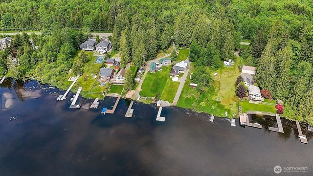 1103 SW Roesiger Rd, Snohomish, WA 98290