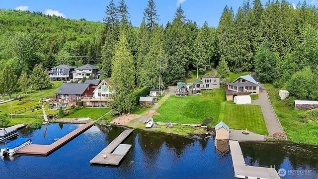 1103 SW Roesiger Rd, Snohomish, WA 98290