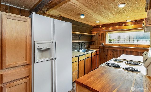 1103 SW Roesiger Rd, Snohomish, WA 98290