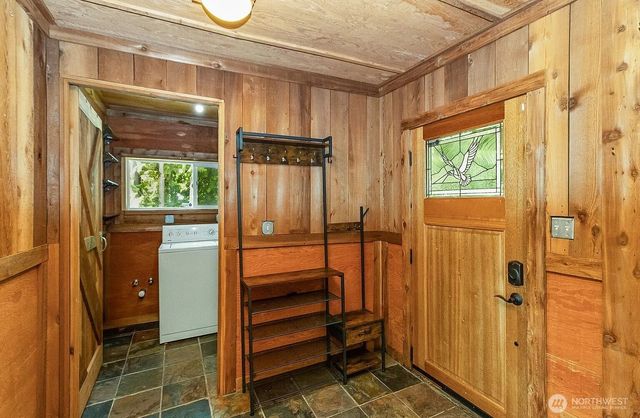 1103 SW Roesiger Rd, Snohomish, WA 98290