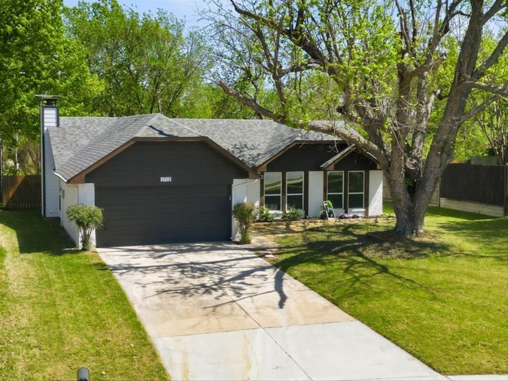 1713 Live Oak Drive, Lewisville, TX 75067