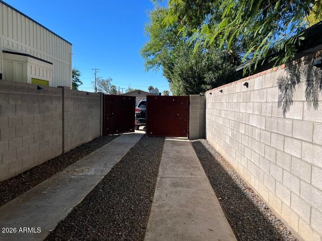 4515 N 14TH Place, Phoenix, AZ 85014